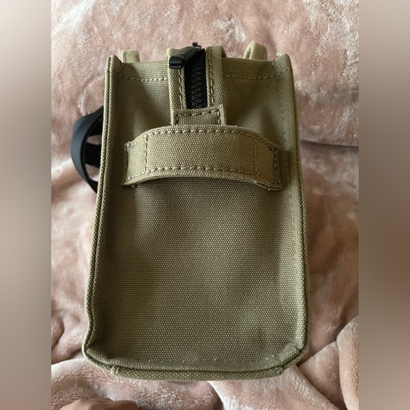 🎉🎉🥳 SOLD DO NOT BUY 🥳🎉🎉 Marc Jacobs Tote - Picture 5 of 10